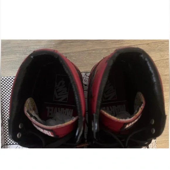 Vans Sk8-Hi (Marvel) DeadPool/Red/Black Sneakers, Men’s Size 7